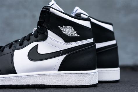 nike jordan 1 weiß schwarz|jordan 1 high og shoes.